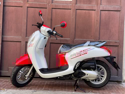 Honda Scoopy  ឆ្នាំ2023 Smart Key របស់ក្រុមហ៊ុន ម៉ាសុីនហាប់នែ ល្អប្រើ ម៉ូតូ98%