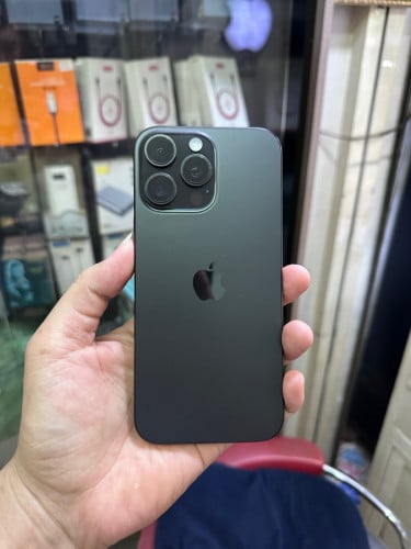 I phone 16 pro max 256g ZA ថ្ម93% តួខេស៊ីនិងឆ្កួតថាច់ លក់770$