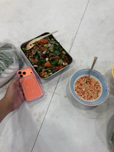 I phone 17 pro max ស្អាត99.99% មានប្រអប់ខ្សែមួយសិតZA