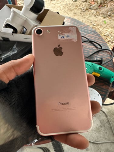 IP 7 128G ដូរថ្មមួយគ្រាប់ក្រៅពីណឹងសុីន តួបែកតិច