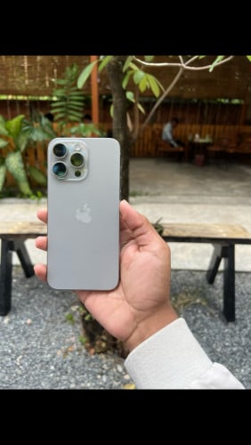 iPhone 15 pro max LL/A 256g 🔋83% តួរ98%ប្រែ99% សសៃសក់កព្ជាក់តិច តម្លៃល្អ 730$ 📥📱💸😍