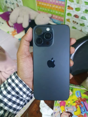 Iphone 15 pro max សាណុំហ្សុីន lla