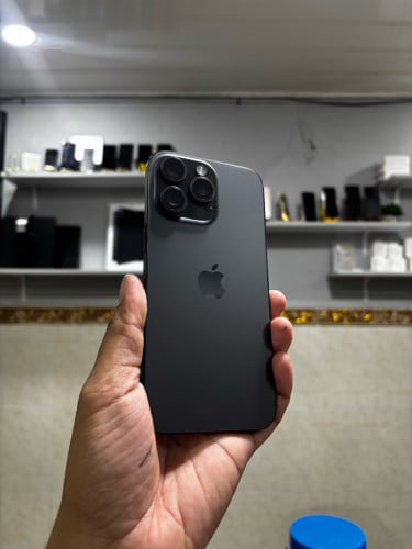 iPhone 15Promax 256G ZP ថ្មរ 89%  តួរស្អាតកញ្ចក់ស្អាត 760$