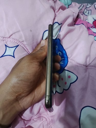 Iphone Xs Max 256G មានស្គេន 100$