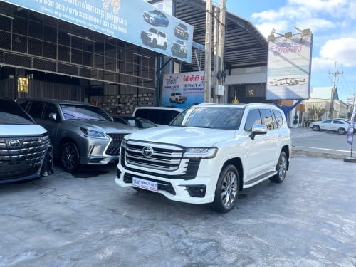 Land Cruiser VX-R 2022 Full options Arab ម្ចាស់ដើមទីមួយទិញថ្មីខ្លាញ់គោ