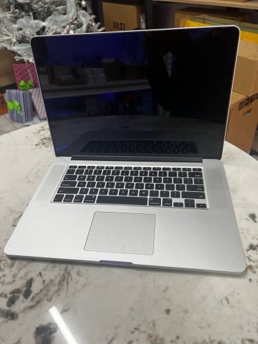 MacBook Pro (Retina, 15.4 inch, mid 2015)