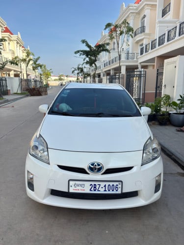 Prius 010 opt3 16000$