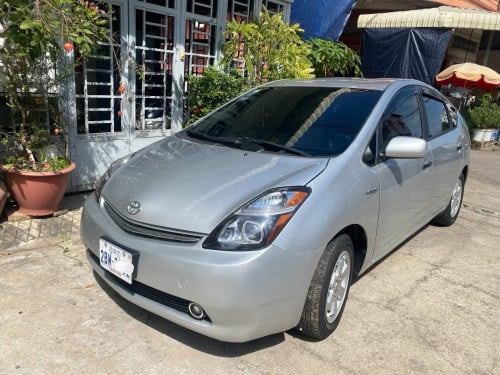 Prius ឆ្នាំ07 Full Option