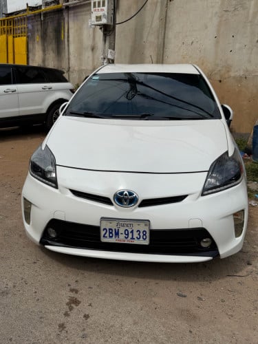 Prius 2012 options2 ក្នុងលឿង ស្តេចឡានបងៗ