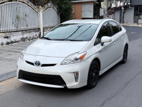 Prius 2014 opt4 JBL ក្នុងលឿង