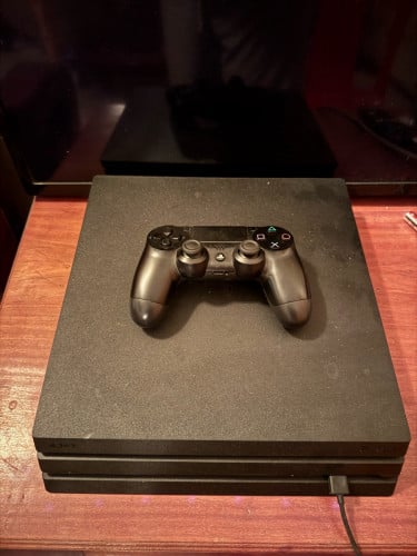 PS4 pro 1t jb condition 95%