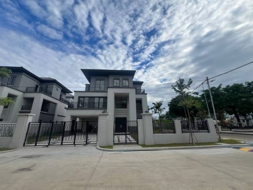 Queen II Villa Corner for sale  Borey Chip Mong 6A