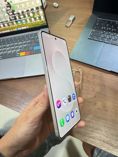 Samsung Galaxy s25 Edge ram12/ 256gb storage. Condition 99%