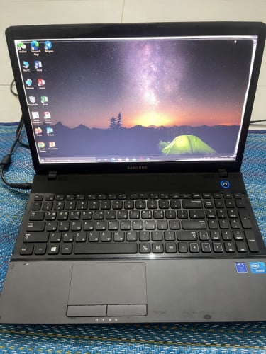 Samsung Series 3 NP300E5C laptop