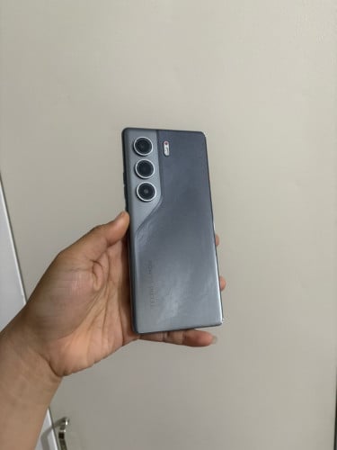Sell Tecno Camon 40pro ram8+8g rom256g Sim2 99%
