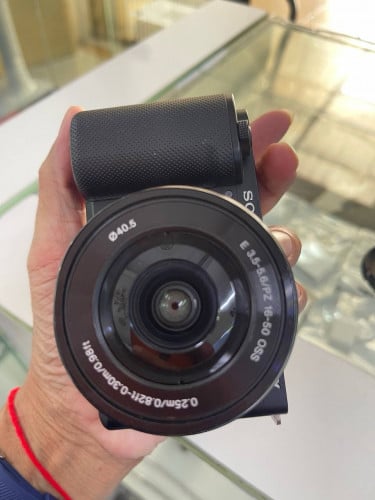 Sony ZVE10 KIT 16-50MM 99%