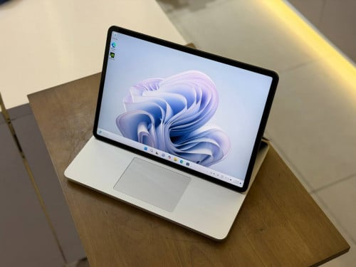 Surface Laptop Studio 2 ( 99% ) CPU Core i7 13th, RAM 16GB, SSD 512GB, VGA Nvidia RTX4050 6GB