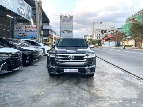 Toyota Land Cruiser LC 300 VX-R Full Options 2022 • Options ( Auto doors ទ្វាបុឺត 4 ទ្វា )