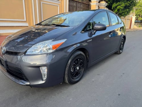 Toyota Prius 2012 ពណ៍ប្រផេះ option2