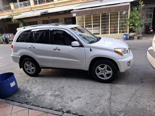 TOYOTA RAV4L 2001 ប៉ុង1បើកដំបូលក្នុងលឿង