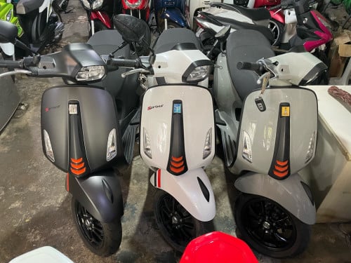 Vespa125cc Spring 2025 New98%មានពន្ធកាតគ្រីស្លាកលេខ