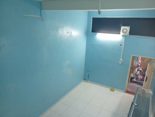 ផ្ទះសម្រាប់ជួរ នៅជិតមាត់ទន្លេ