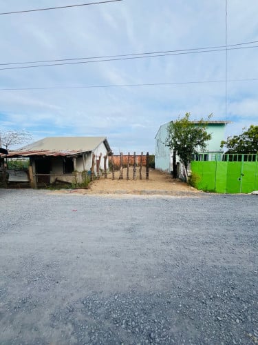 ដីលក់​ឬជួល