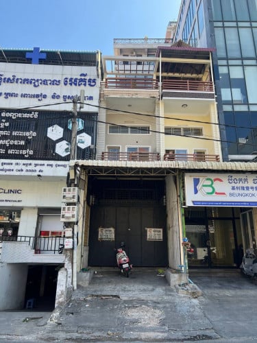 ផ្ទះជួលលេីផ្លូវធំ​បឹងកក់១​ ទួលគោក​ ភ្នំពេញ​