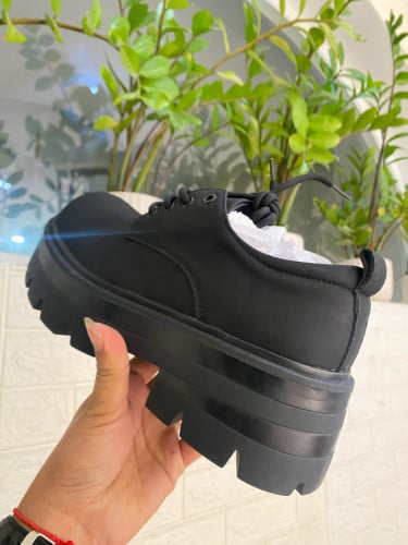 ស្បែកជេីងបាតខ្ពស់ ទាន់សម័យ size 42>43