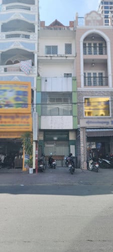 ផ្ទះល្វែងអាជីវកម្ម1ជង់ជួលលើផ្លូវ 63