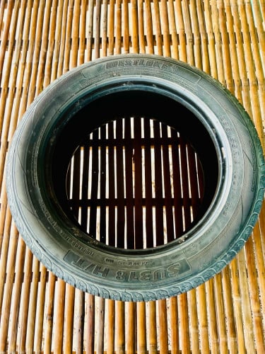 សំបកមួយទឹកនៅស្អាតលេខ234/55/18 មាន2គ្រាប់ អត់បោរ អត់មានប៉ះ