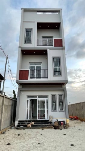 ជួល នៅខាងលិចផ្លូវព្រៃយាយ #តម្លៃជួល 4000$ / ខែ