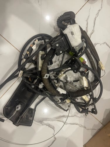 សំណុំខ្សែ​ និងcamera ក្រោយ​ original   prius prime