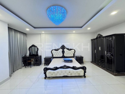 - វីឡាកូនកាត់សម្រាប់ជួលនៅបុរី ជីបម៉ុងសែនសុខ / Link House For Rent at Borey Chip Mong Sen Sok