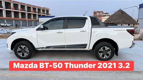 មហាសែនថ្មី Mazda BT-50 021 Thunder 3.2 4X4 ហ្សុិន១ជុំ