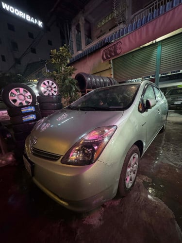 ឡានសម្រាប់ជួល Prius