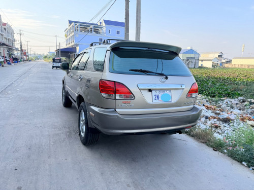 ឡានលក់បន្ទន់RX300ឆ្នាំ99ប៉ុង២ម្ចាស់ដើមផ្ទល់ឡានស្អាតអត់បុកម៉ាសុីនស្ងាត់ក្នុងថ្មីបាត់ខ្ចី