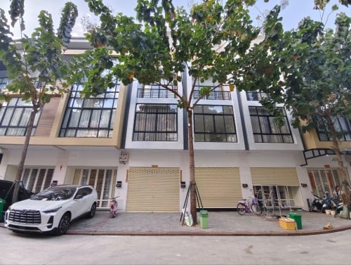 ផ្ទះអាជីវកម្មសម្រាប់ជួល Shophouse for rente Eco Sunrise