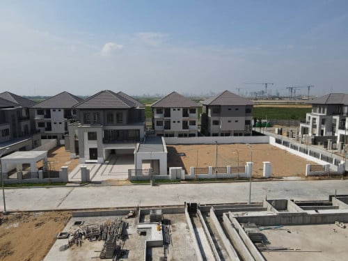 🏠វីឡាឃីងសម្រាប់លក់ នៅក្នុងបុរីជីបម៉ុងលែនម៉ាក60ម៉ែត្រ