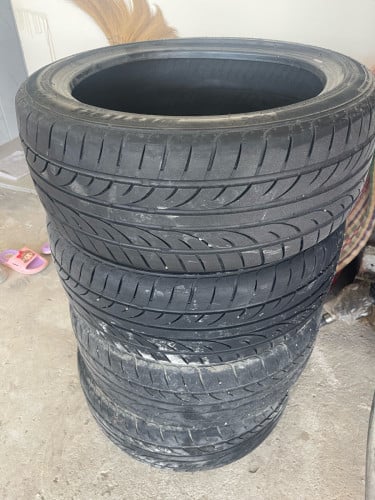 សំបកកង់ឡាន​ 215/45/R17 WASTLAKE នៅស្អាត​​មួយឈុតត្រឹមែ50$