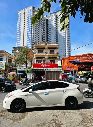 012 Prius option Sola ឡានថ្មី ម្ចាស់ផ្ទាល់