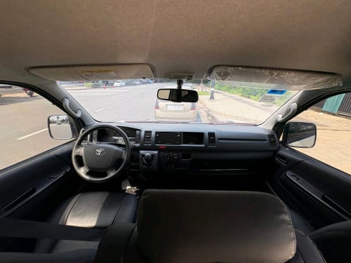 15 Seats Toyota Haice For Rent