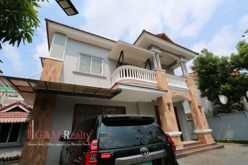 4 Bedroom Villa For Rent in Bassac Garden
