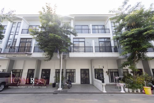 4 Bedrooms Link LV Villa For Sale In Peng Huoth Beoung Snor