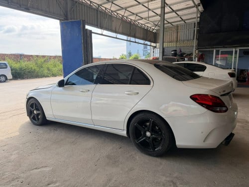 C300 2016 ក្នុងលឿង