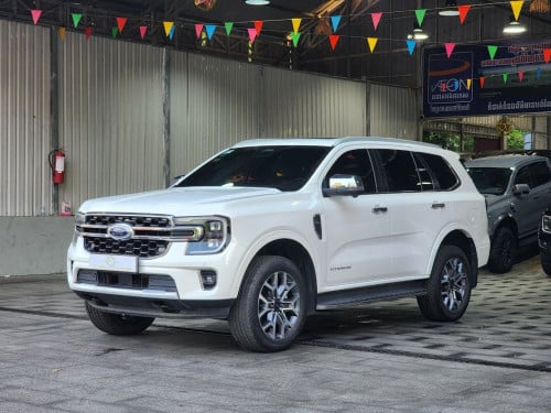 Ford Everest Titanium 2023 full options ថ្មីខ្លាំងមួយគ្រឿងនេះ
