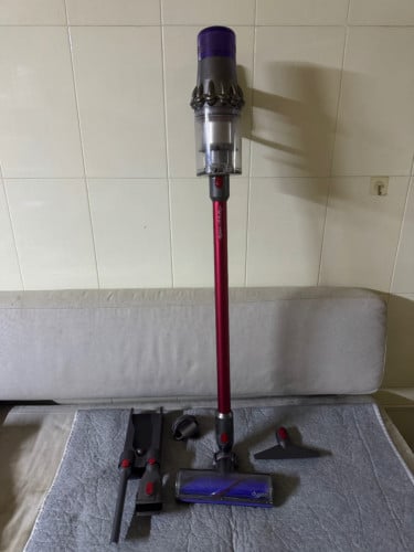 Genuine Dyson V11 fluffy digital screen with wall mount and accessories