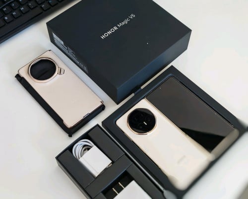 Honor Magic V5 16GB/512GB ក្រុមហ៊ុន ស្អាត 99.99%