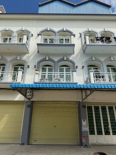 HOUSE FOR RENT BOREY ST- FURNISHED