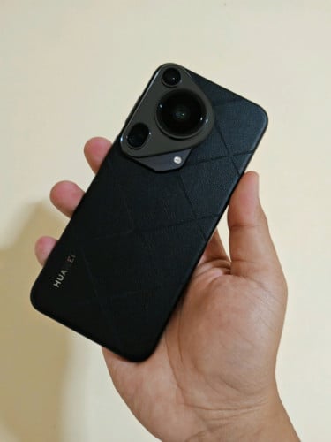 Huawei Pura 70 Ultra (ក្រុមហ៊ុនសុីម២)